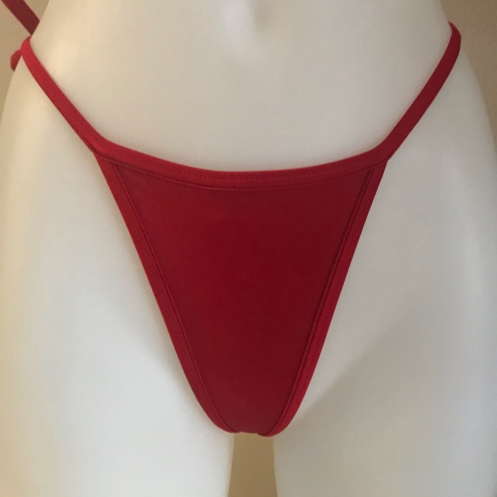Bikini - Picture 3 of 7